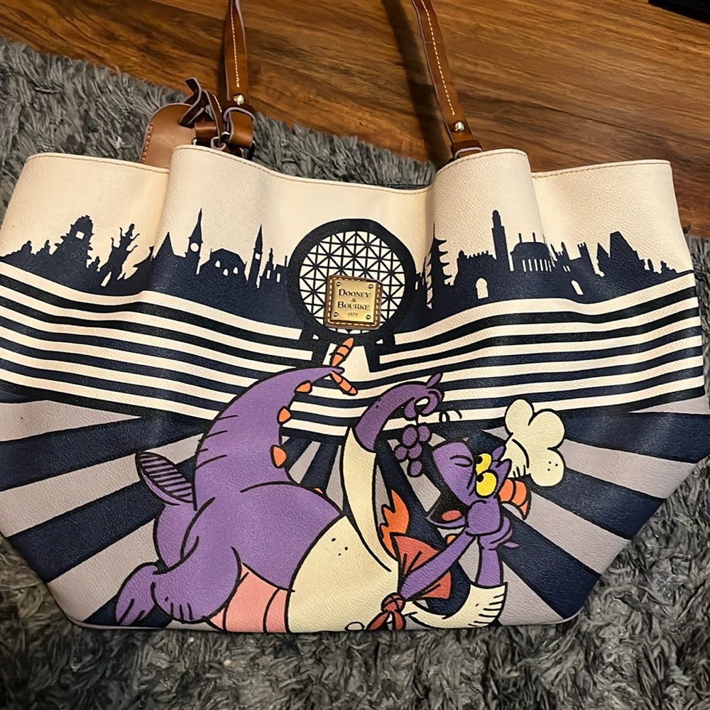 Has stain but is from the 2017 international food and wine festival collectable